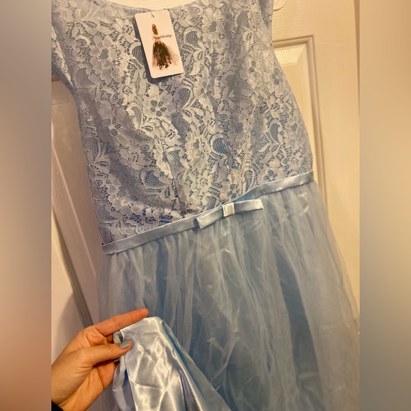 Formal dress - Picture 3 of 6